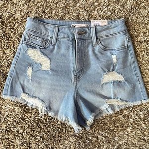 NEW ! So size 3 cut off short light wash